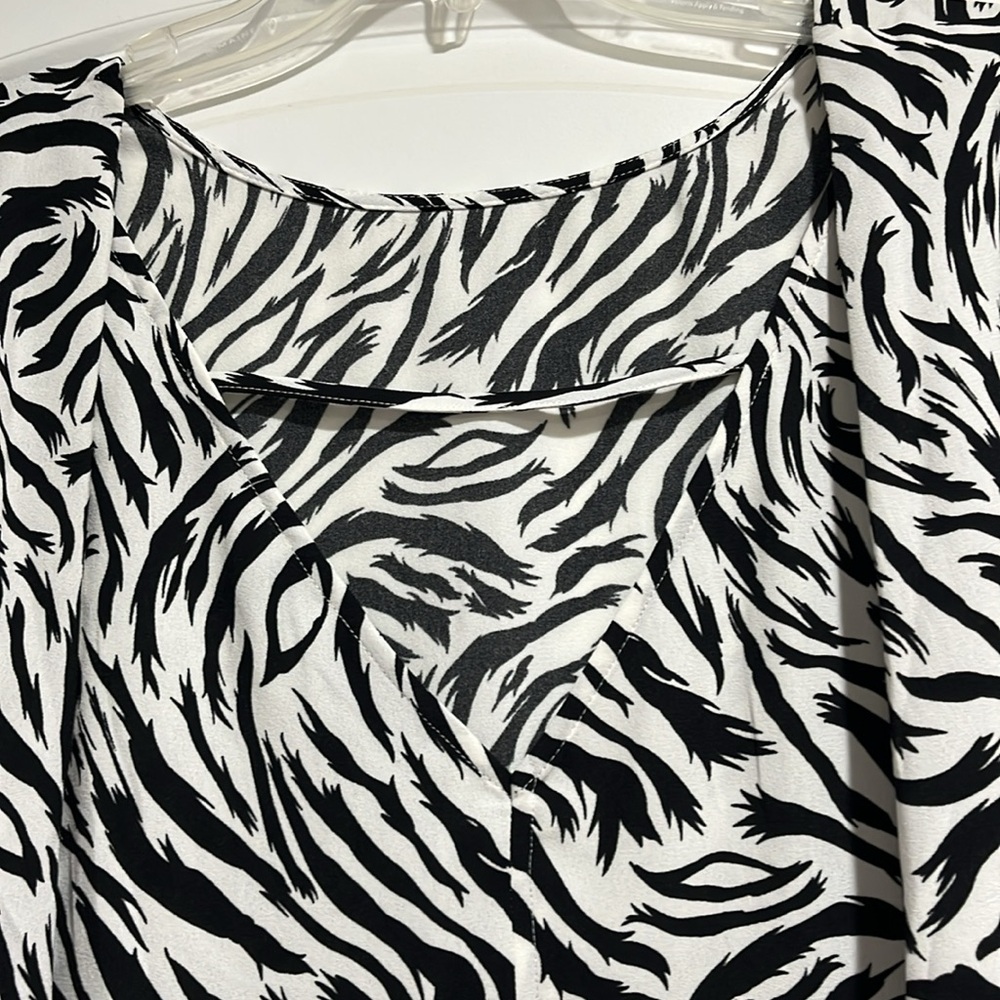 Halogen Black & White Animal Print Tunic - Picture 4 of 5